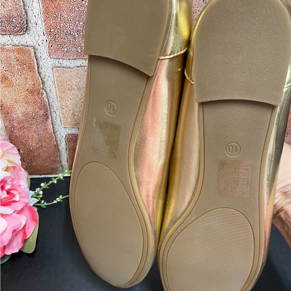 Women’s Comfort Ballet Kavn Flats - Picture 7 of 9